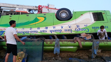 Xe chở công nhân đi ăn cưới gặp tai nạn kinh hoàng ở Nghệ An - ảnh 7
