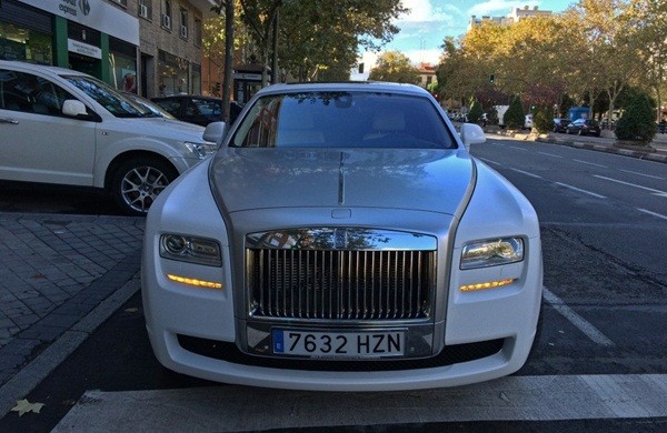 Ronaldo ‘tậu’ xe siêu sang Rolls-Royce Ghost - ảnh 3