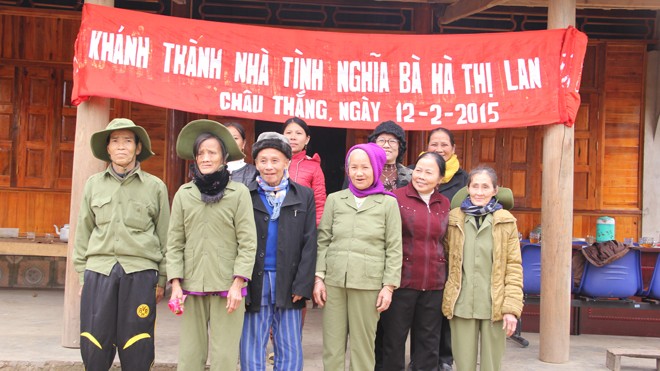 Bàn giao nhà tình nghĩa cho cựu TNXP Hà Thị Lan - ảnh 2