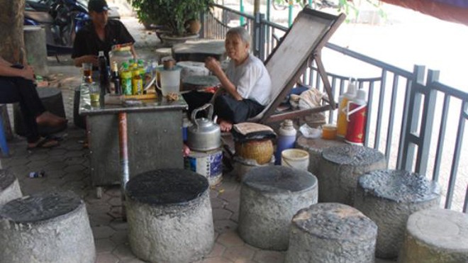 Độc đáo quán trà 'cối đá' giữa Thủ đô - ảnh 1