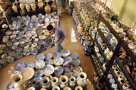 Kho cổ vật của 'ông trùm' gốm sứ Sài Gòn - ảnh 1