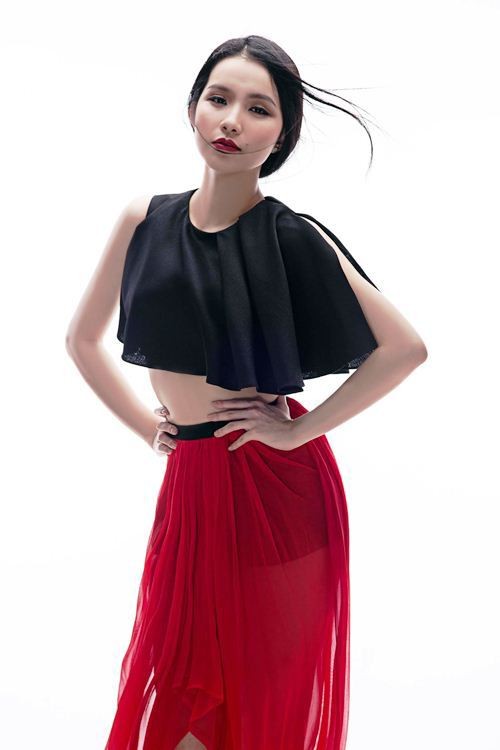 Thùy Lâm khoe vẻ gợi cảm của bà mẹ hai con - ảnh 1