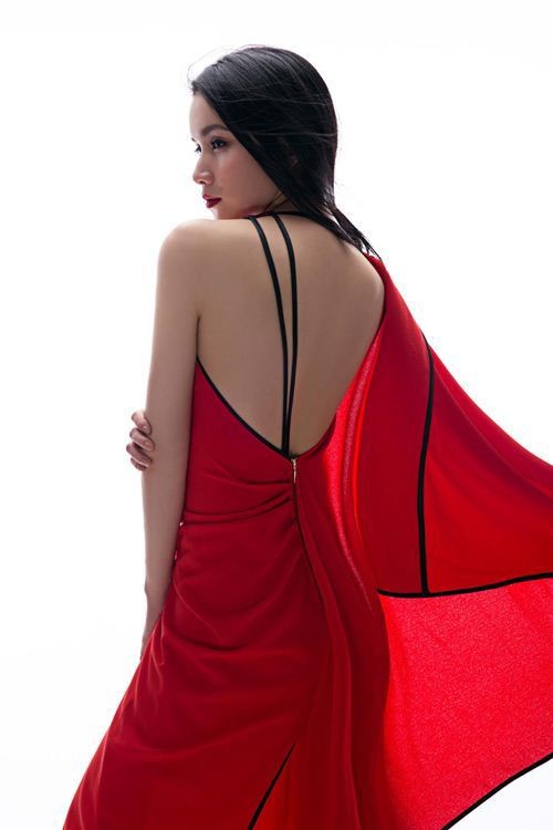 Thùy Lâm khoe vẻ gợi cảm của bà mẹ hai con - ảnh 4