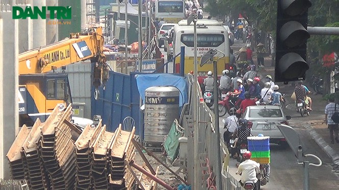 Dân Thủ đô khốn khổ vì “lô cốt” đường sắt trên cao - ảnh 8