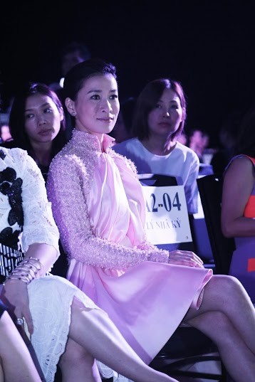 Xa Thi Mạn 'đốn tim' fan Việt với vẻ đẹp yêu kiều - ảnh 3