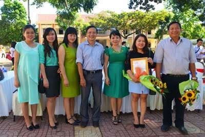 Nồng ấm tình người trong lễ trao học bổng 'Đọt Chuối Non' - ảnh 7