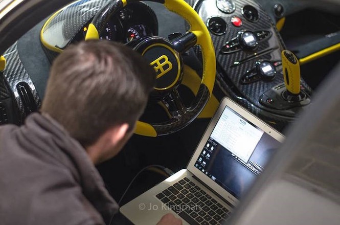 Cận cảnh Bugatti Veyron 'siêu độc' của tay chơi Ả Rập - ảnh 2