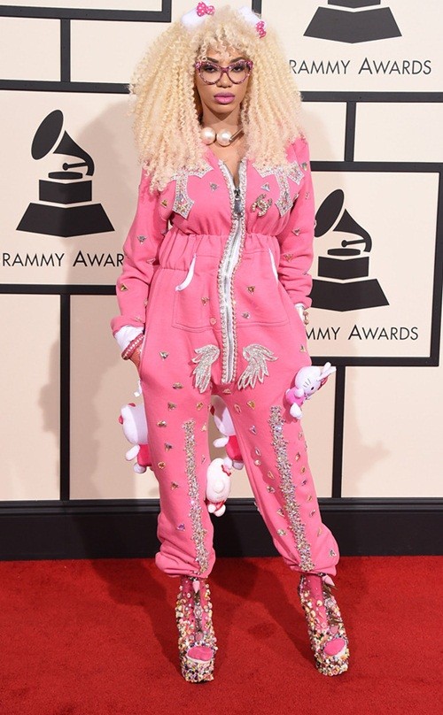Đỏ mặt với váy áo phản cảm ở Grammy 2016 - ảnh 4