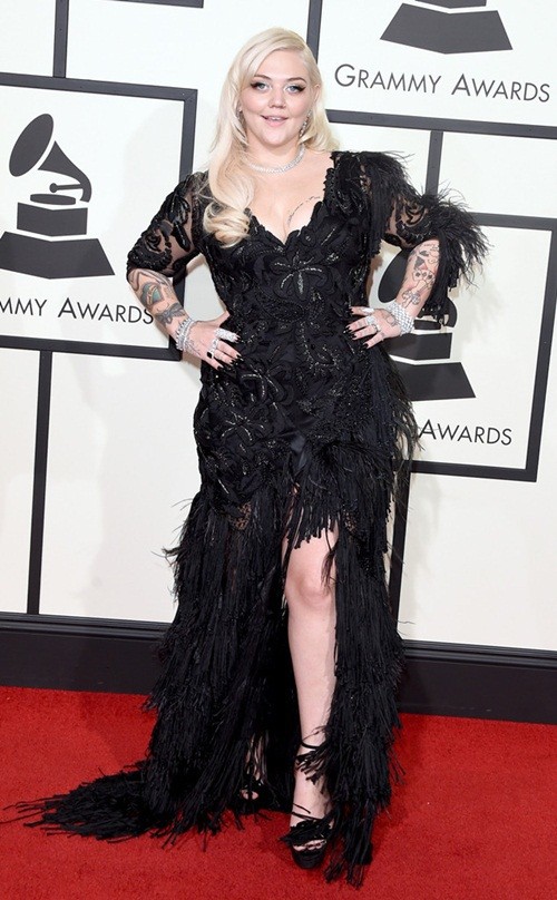 Đỏ mặt với váy áo phản cảm ở Grammy 2016 - ảnh 5
