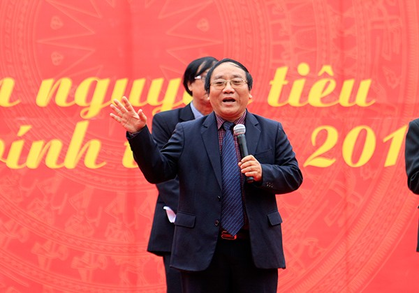 Ngàn người chen chân đến Văn Miếu nghe liên khúc thơ - ảnh 3