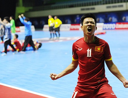 Dân tay ngang giúp futsal Việt Nam tạo nên kỳ tích chấn động châu Á - ảnh 1
