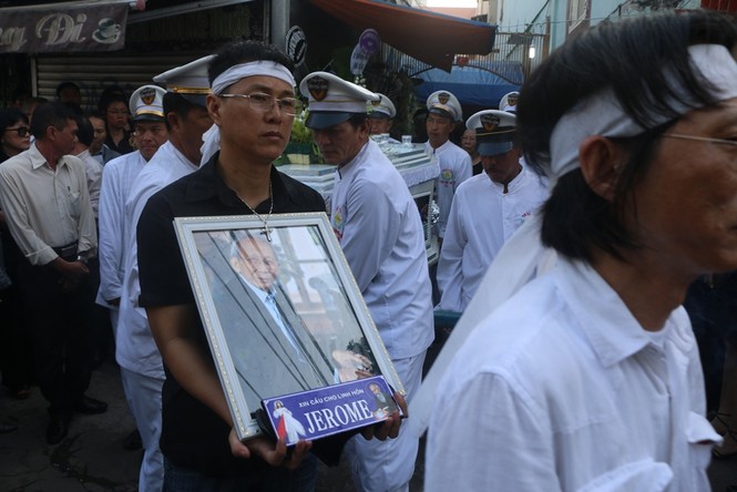 Đẫm nước mắt tiễn nhạc sĩ Nguyễn Ánh 9 về nơi xa - ảnh 5
