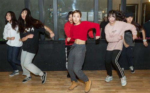 Lò đào tạo sao tuổi teen ở Hàn Quốc - ảnh 1