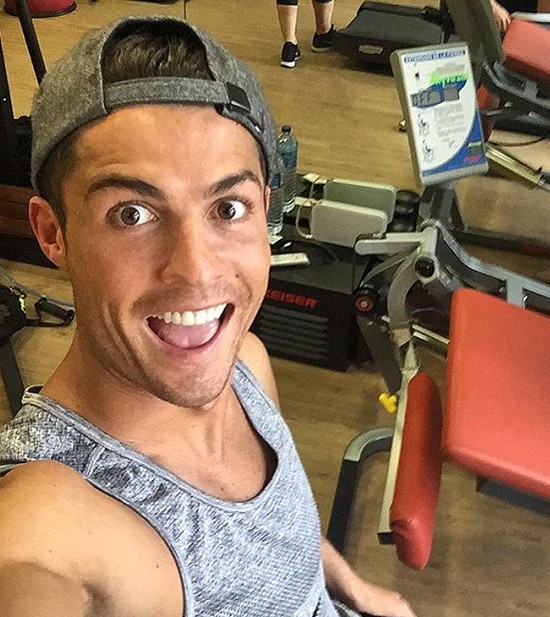 Tiết lộ 'bí kíp' chữa thương của Ronaldo - ảnh 1