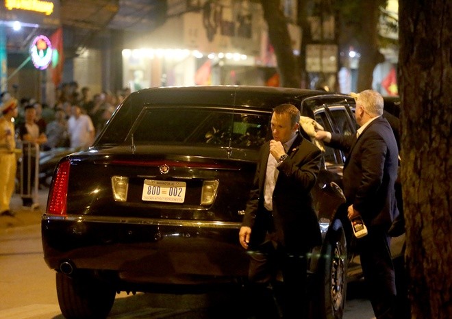 Lính bắn tỉa và đặc nhiệm bảo vệ Obama ăn bún chả ở Hà Nội - ảnh 8
