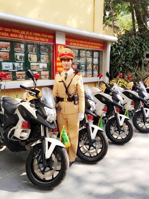 Nữ cảnh sát xinh đẹp kể chuyện dẫn đoàn Tổng thống Mỹ - ảnh 2