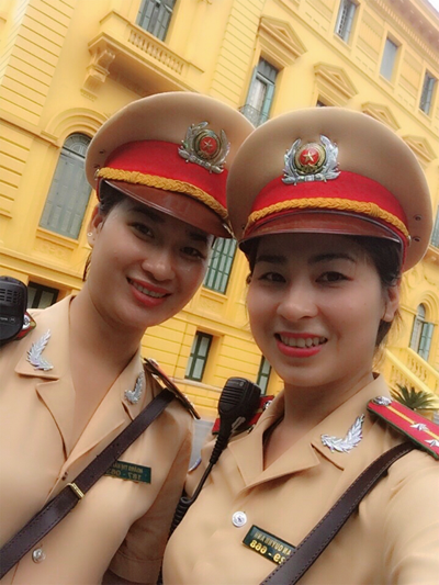 Nữ cảnh sát xinh đẹp kể chuyện dẫn đoàn Tổng thống Mỹ - ảnh 4