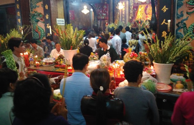 Nghìn người chen chân viếng bà Chúa Xứ Núi Sam - ảnh 6