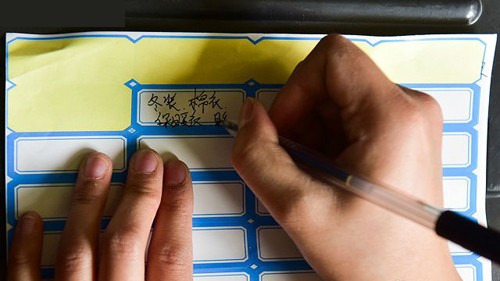 Cô gái kiếm bộn tiền nhờ nghề dọn tủ quần áo - ảnh 6