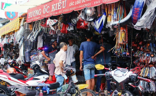 Hàng nhái tràn lan trong chợ phụ tùng lớn nhất Sài Gòn - ảnh 3