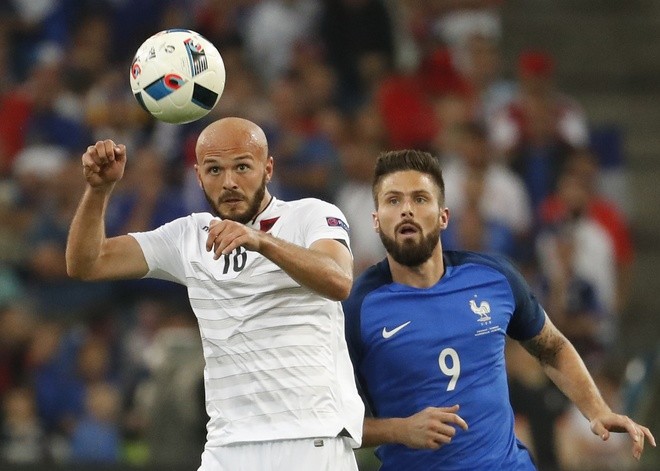 Tám cầu thủ hứa hẹn 'đổi đời' sau EURO 2016 - ảnh 6