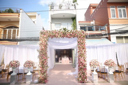 'Kiều nữ' Ngọc Lan nức nở chia tay mẹ về nhà chồng - ảnh 6