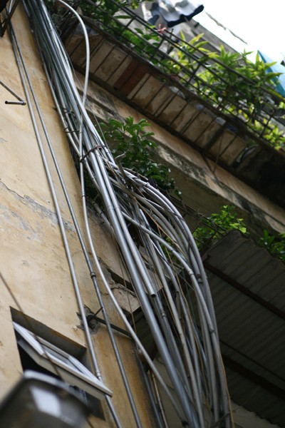 Kỳ lạ cả khu tập thể làm chuồng “nhốt” máy bơm - ảnh 8