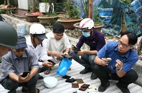 Khu chợ lạ lùng dễ gây “nghiện” giữa Hà Nội - ảnh 5