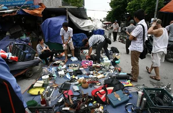 Khu chợ lạ lùng dễ gây “nghiện” giữa Hà Nội - ảnh 6