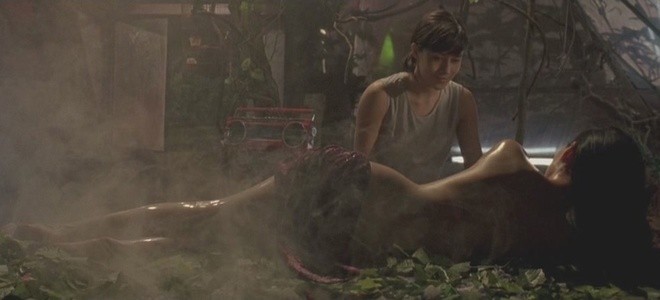 Các mỹ nhân châu Á nổi tiếng với cảnh yêu đồng giới - ảnh 10