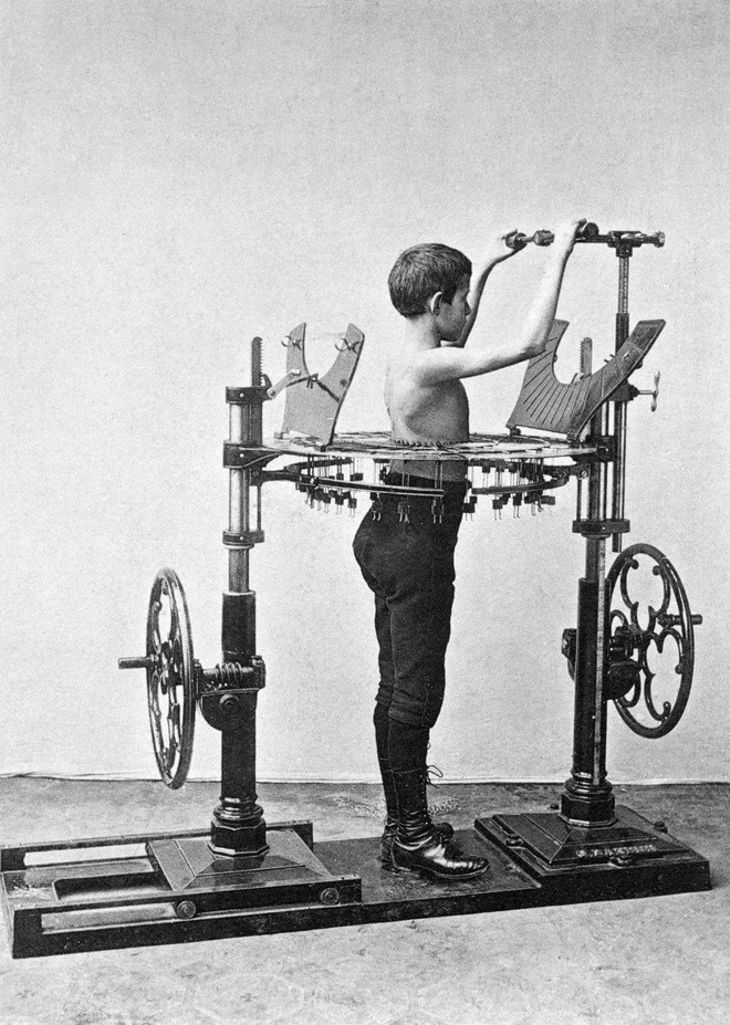 Cỗ máy tập gym của con người 100 năm trước - ảnh 11