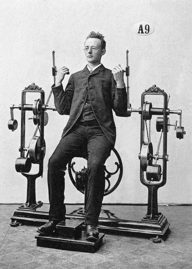 Cỗ máy tập gym của con người 100 năm trước - ảnh 3