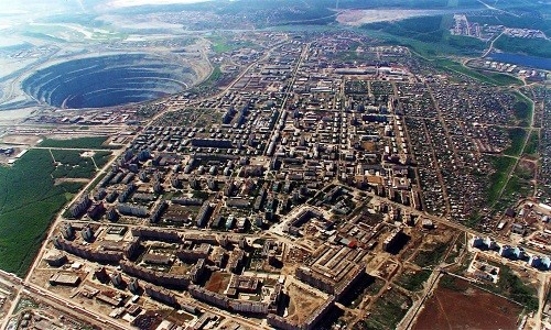 Mỏ kim cương khổng lồ có thể tạo lốc xoáy hút rơi trực thăng - ảnh 7