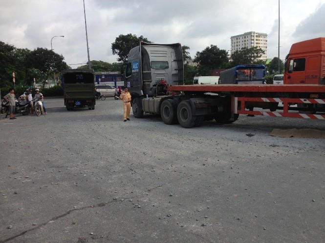 Xót xa cô gái mang thai chết thảm dưới bánh xe container - ảnh 2
