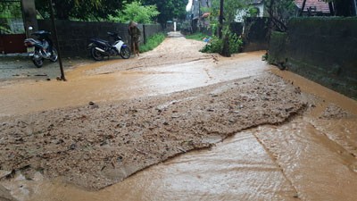 Những hình ảnh đầu tiên của cơn bão số 3 tại Quảng Ninh - ảnh 4