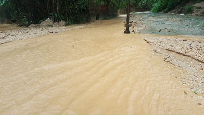Những hình ảnh đầu tiên của cơn bão số 3 tại Quảng Ninh - ảnh 5