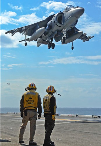 Cường kích AV-8B Harrier II lơ lửng trên không - ảnh 10