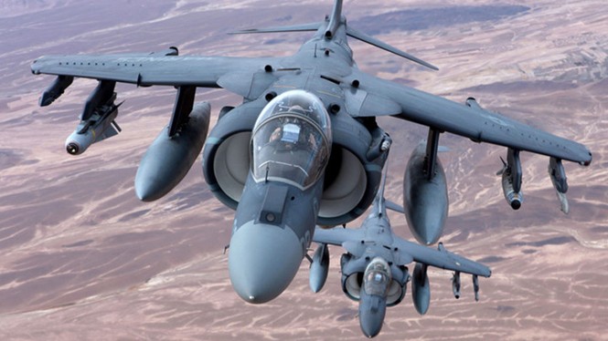 Cường kích AV-8B Harrier II lơ lửng trên không - ảnh 3