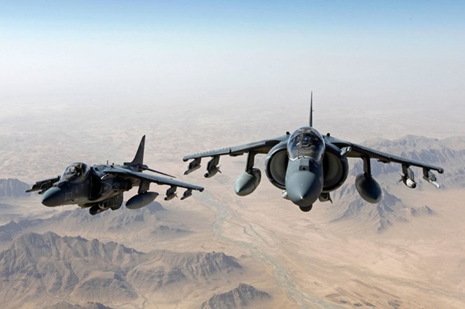 Cường kích AV-8B Harrier II lơ lửng trên không - ảnh 5