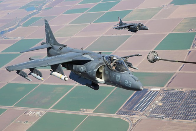 Cường kích AV-8B Harrier II lơ lửng trên không - ảnh 7