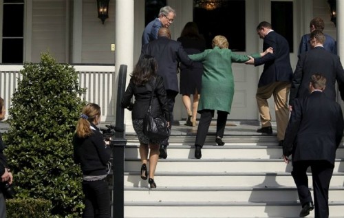 Thuyết âm mưu về sức khỏe của Hillary Clinton - ảnh 1