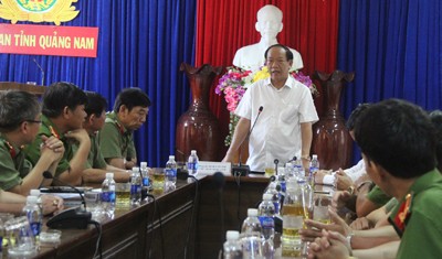 Vụ phá rừng pơ mu ở Quảng Nam: Thêm 5 đối tượng ra đầu thú - ảnh 1