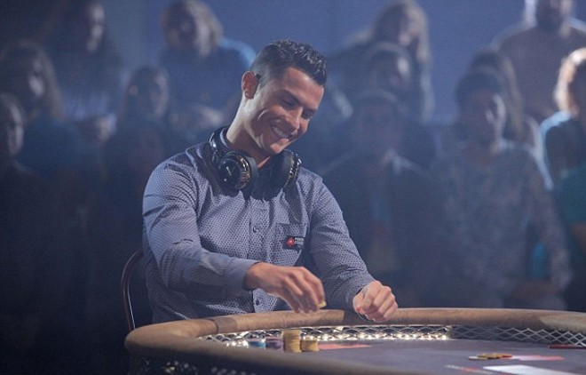 Ronaldo đánh bạc thắng 20.000 USD để làm từ thiện - ảnh 2