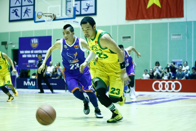 Hanoi Buffaloes vs Cantho Catfish (62-49): Chủ nhà ca khúc khải hoàn - ảnh 1