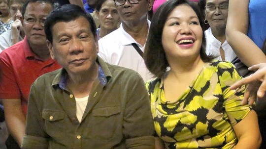 Tổng thống Philippine tiết lộ chuyện bị vợ bỏ - ảnh 1