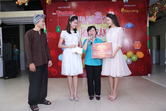 Hoa hậu Mỹ Linh và Á hậu Thuỳ Dung hóa thân thành Hằng Nga - ảnh 3