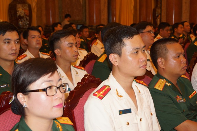 Chủ tịch nước: Bảo vệ chủ quyền trong bất kỳ tình huống nào - ảnh 4