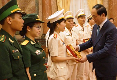 Chủ tịch nước: Bảo vệ chủ quyền trong bất kỳ tình huống nào - ảnh 5