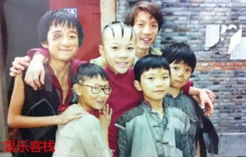 'Cậu bé Tam Mao' hết thời vẫn cố bám nghề diễn - ảnh 4