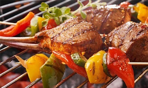 Những thực phẩm 'kỵ' rượu bia khiến dân nhậu ngã ngửa - ảnh 1